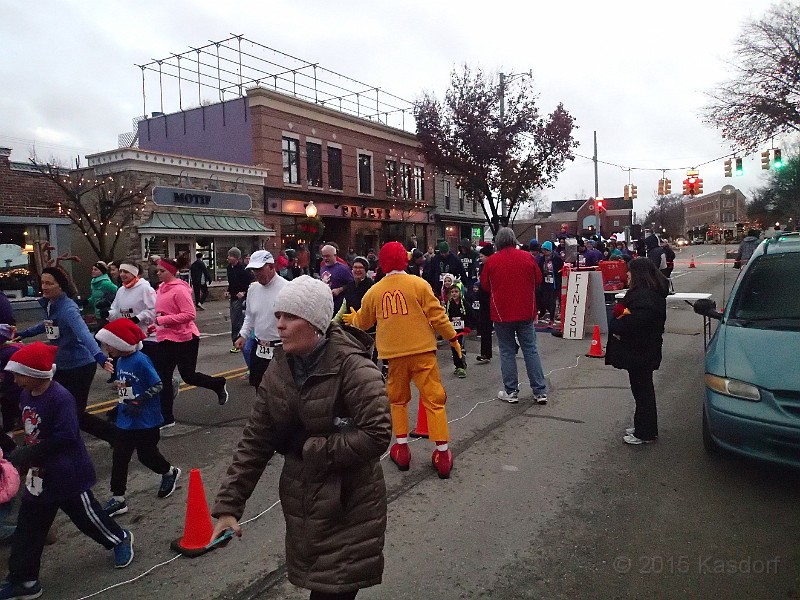2015 Gobbler Gallop 4M 010.JPG - 2015 Gobbler Gallop 4 Mile in Milford Michigan.